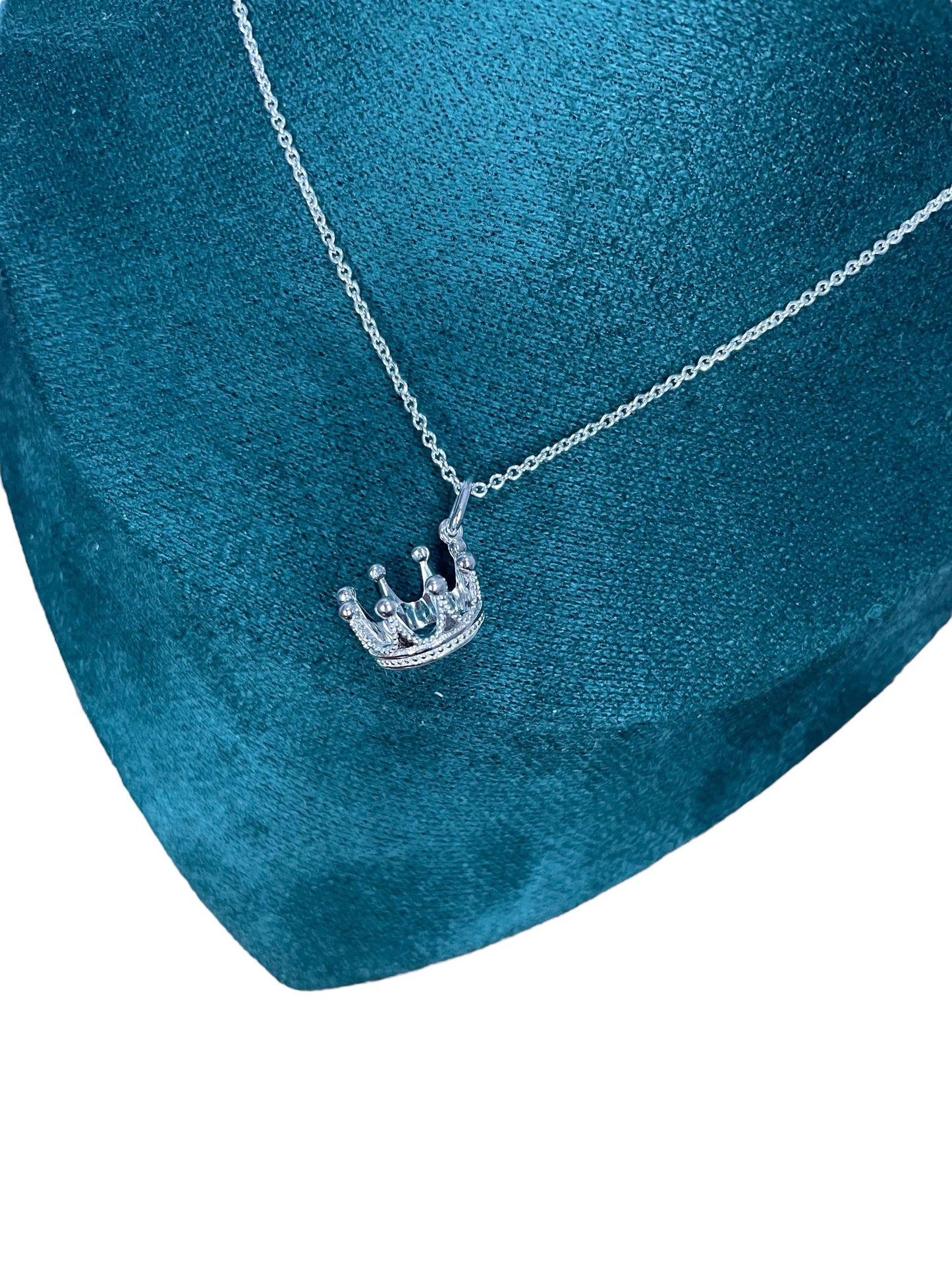 Collar Crown Charm in Silver
